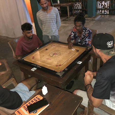 Beach Break Surf Hostel Weligama Zewnętrze zdjęcie