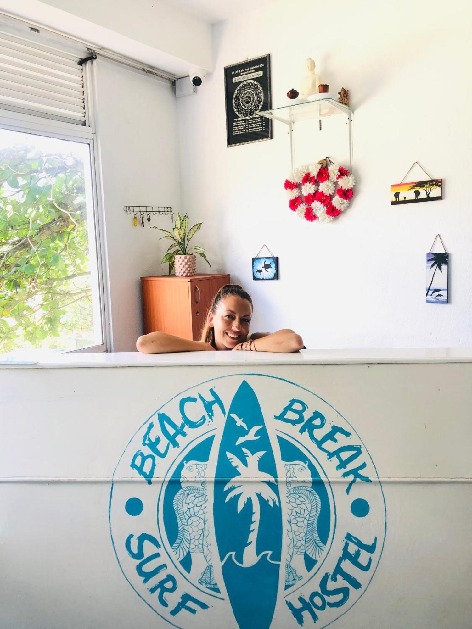 Beach Break Surf Hostel Weligama Zewnętrze zdjęcie