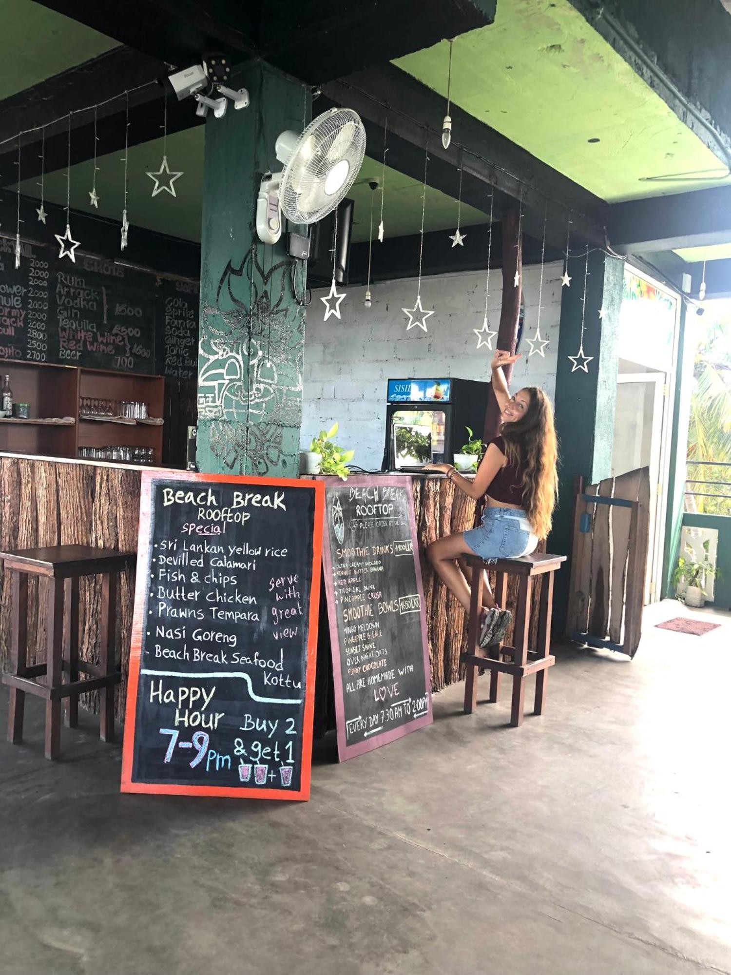 Beach Break Surf Hostel Weligama Zewnętrze zdjęcie