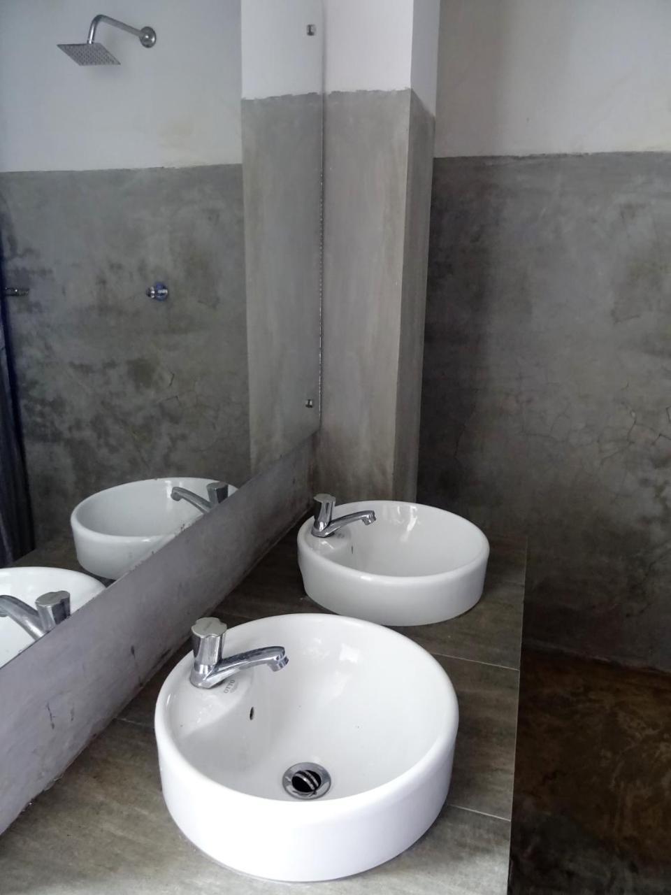 Beach Break Surf Hostel Weligama Zewnętrze zdjęcie