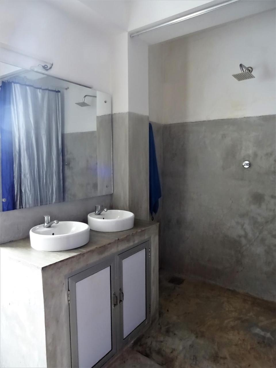 Beach Break Surf Hostel Weligama Zewnętrze zdjęcie