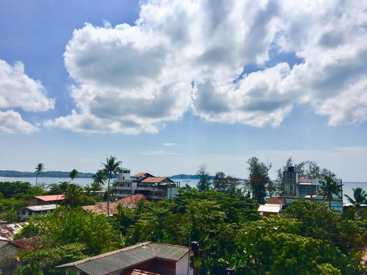 Beach Break Surf Hostel Weligama Zewnętrze zdjęcie